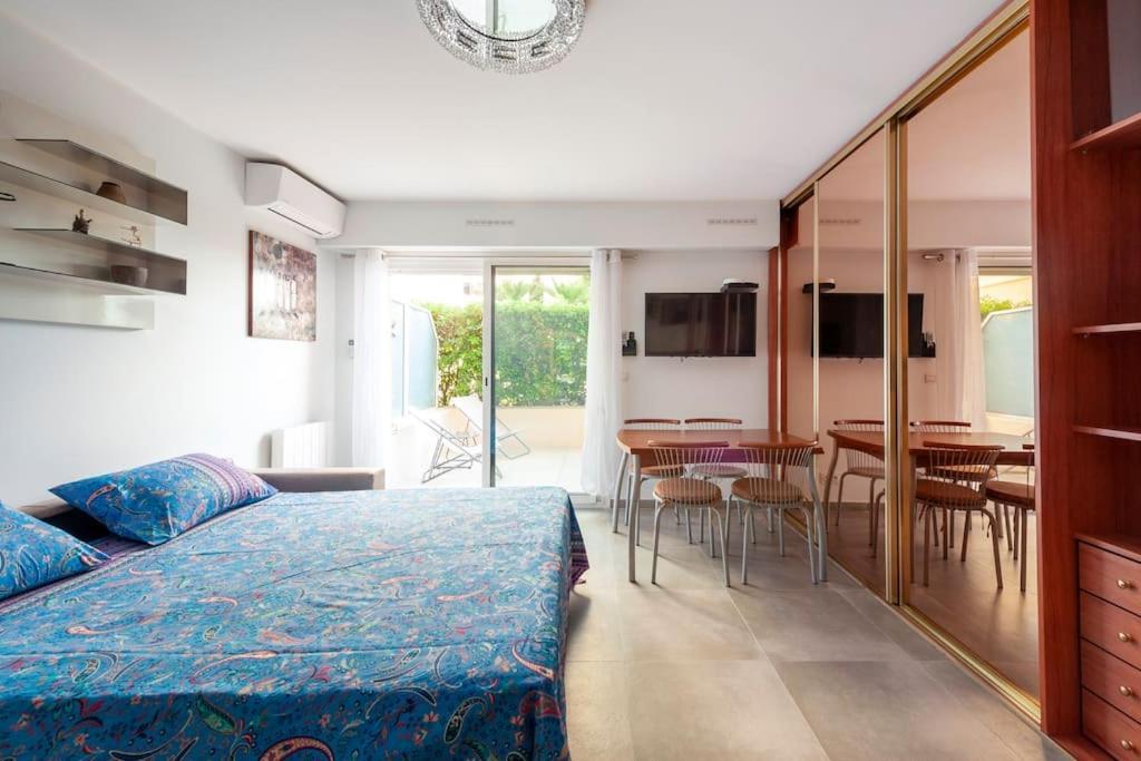 Superbe Studio Avec Terrasse En Front De Mer Menton Kültér fotó