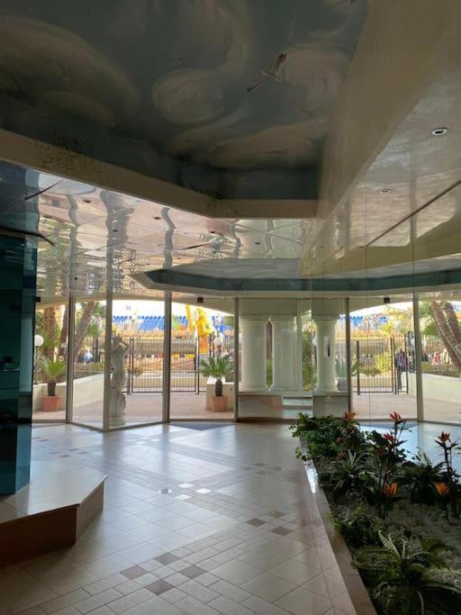 Superbe Studio Avec Terrasse En Front De Mer Menton Kültér fotó