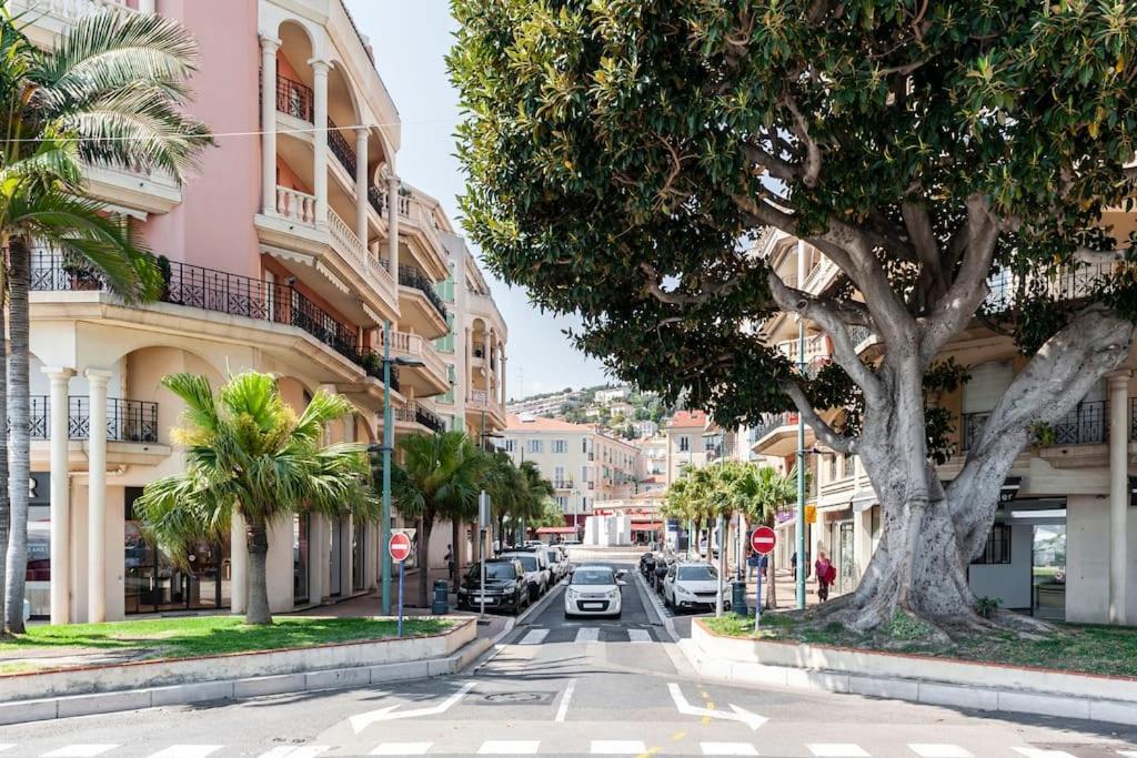 Superbe Studio Avec Terrasse En Front De Mer Menton Kültér fotó