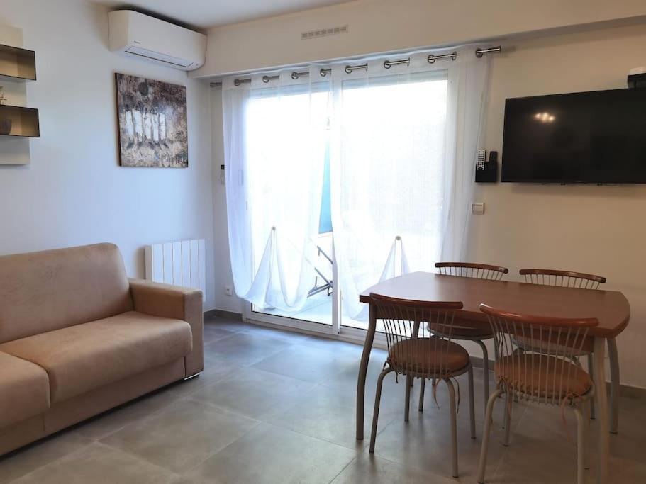 Superbe Studio Avec Terrasse En Front De Mer Menton Kültér fotó
