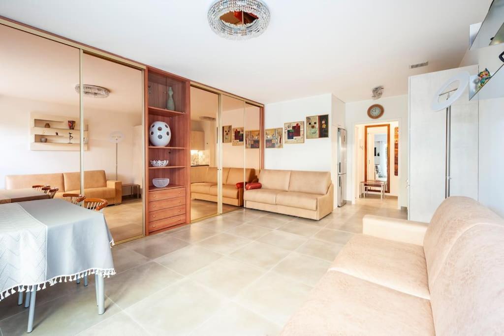 Superbe Studio Avec Terrasse En Front De Mer Menton Kültér fotó