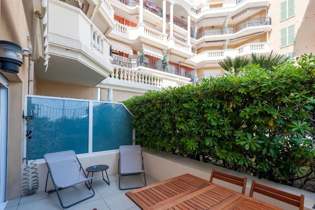 Superbe Studio Avec Terrasse En Front De Mer Menton Kültér fotó